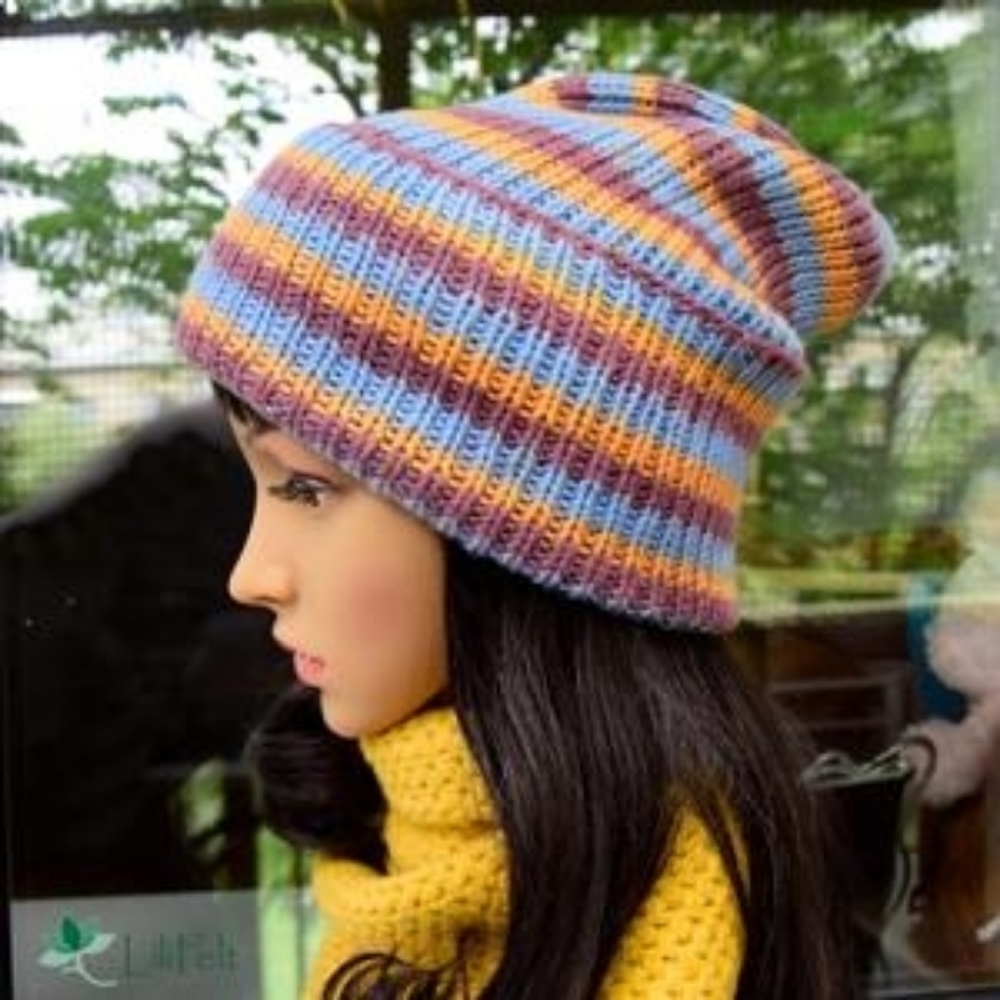 Merino Wool blend Hat (Hand knitted.) NWT.